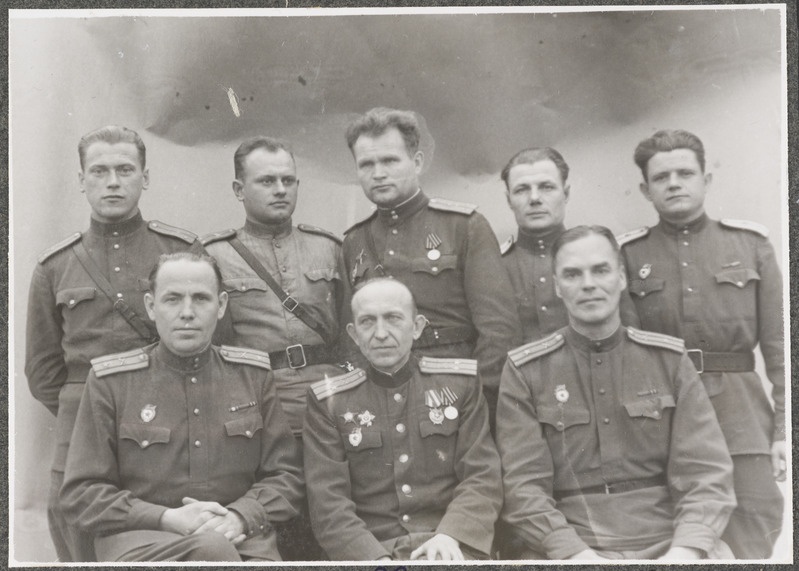 Kv. polkovnik Paulmani suurtükiväe brigaadi polkude juhatused. Kv. alampolkovnik Jaeki Raubitsa polgu juhatus