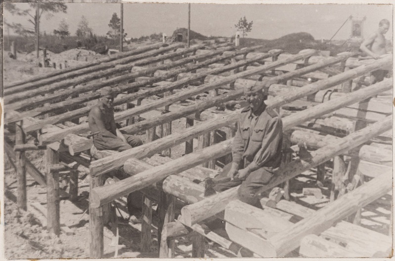 1. Eesti diviis ehitab polgu kaitseehitist. Jelansk, 1943. a. suvi