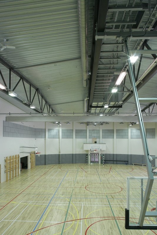 Heimtali (Raudna) põhikooli spordihoone. Arhitekt Peep Jänes