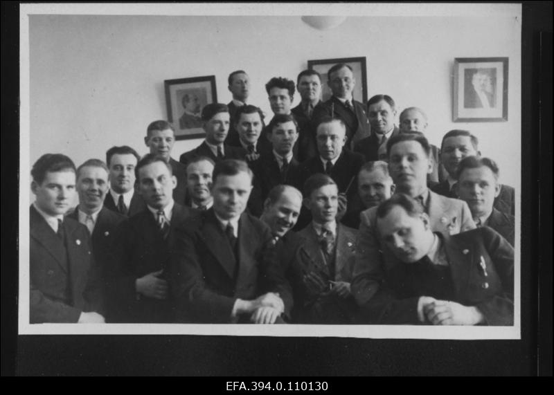 Masinaehitustehase A/S "Franz Krull" joonistuskursusest osavõtjad.