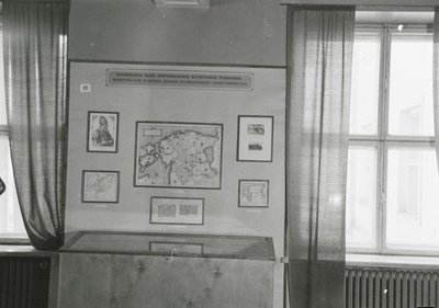 ENSV TA Ajaloomuuseumi ekspositsioon. Poliitilised olus sunnismaisuse kujunemise perioodil.  similar photo