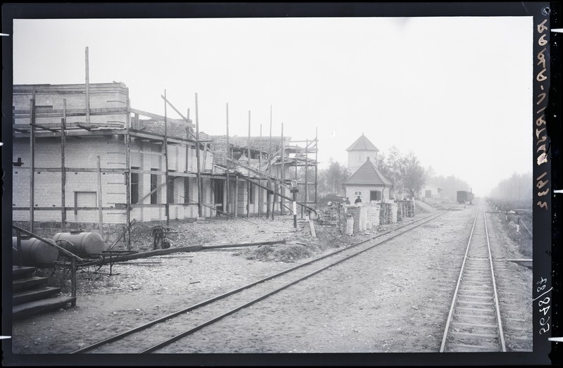 Vigala jaamahoone ehitamine Rapla-Virtsu raudteel.