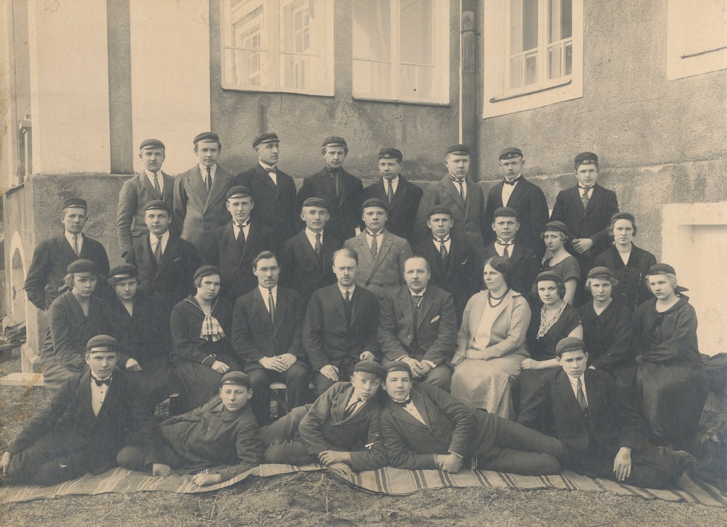 Foto. Väimela Põllutöökooli VI lend 1927.a.