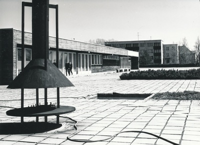 Foto. Väimela kauplus-söökla mais 1981.a.  similar photo