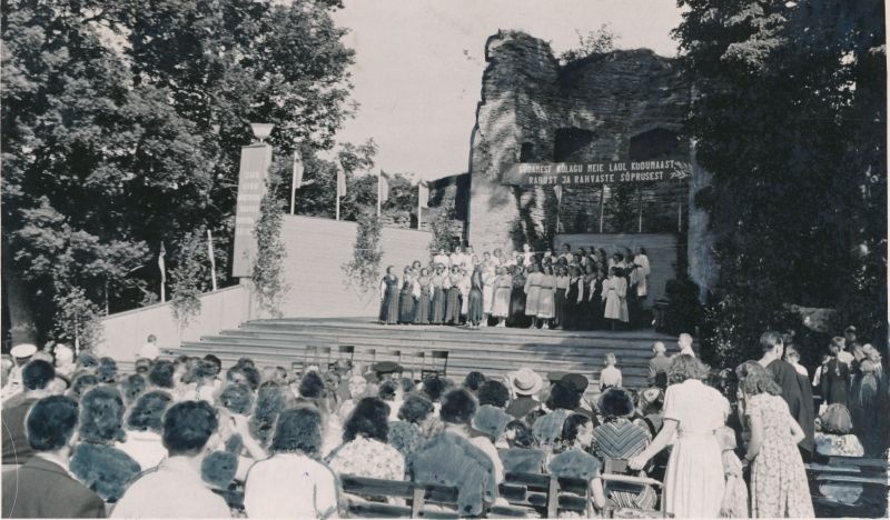 Foto. Haapsalu raj. laulupäev. Vaade laululavale. 1956. Fotogr. V. Prümmel.