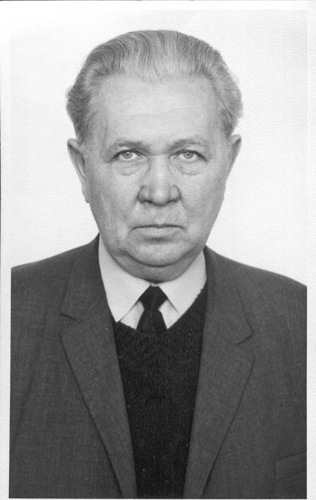 Foto. Reinet, Jaan - füüsika-matemaatikakandidaat, 1941.a. Dr. Fr.R. Kreutzwaldi Memoriaalmuuseumi direktor 11.detsembril 1971.a.
