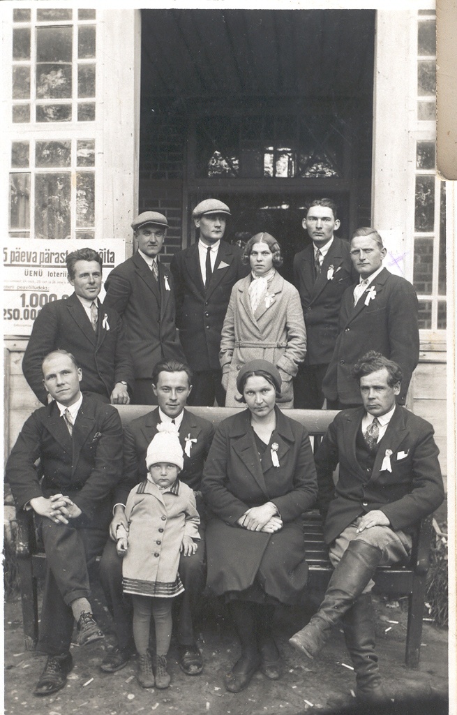 Foto. Grupp haanjalasi ja rõugelasi Rõuges näitusel 1938.a.