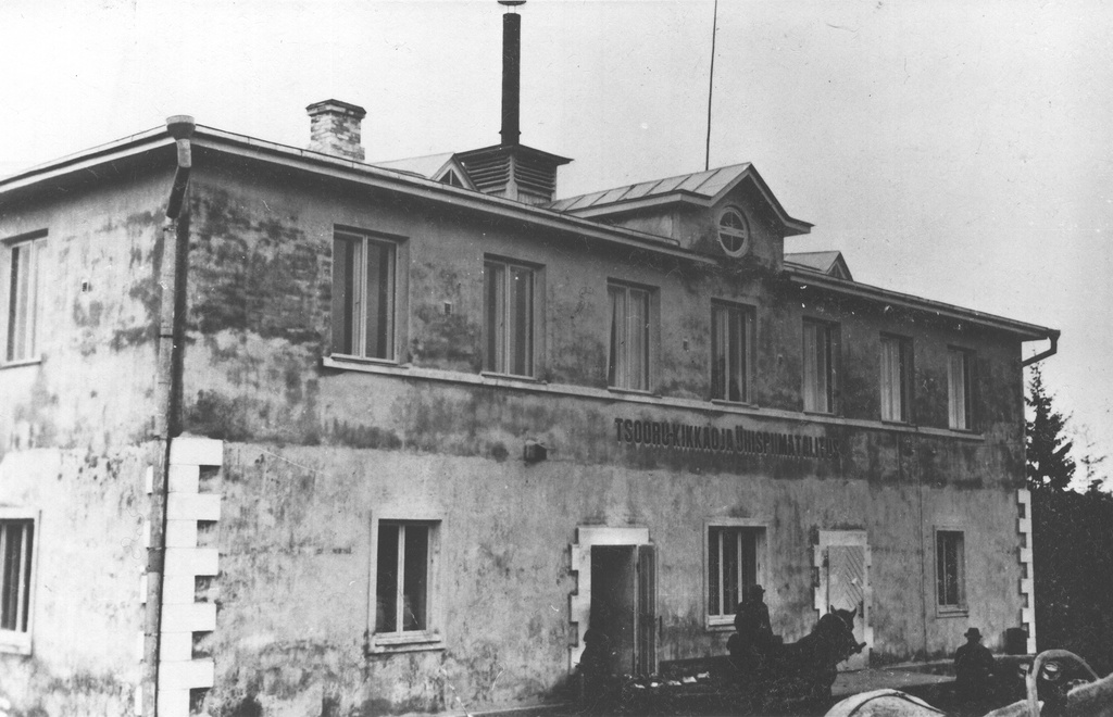 Foto. Tsooru-Kikkaoja ühispiimatalituse hoone fassaad 1938.a.