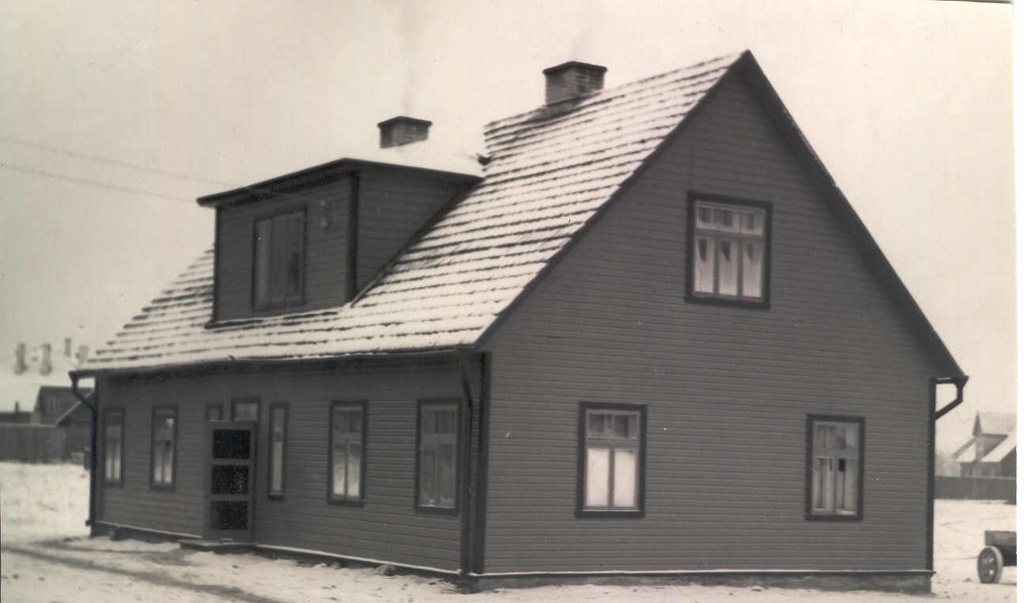 Foto. Võru Ehitusvalitsuse ühiselamu Vastseliinas 1953.a.