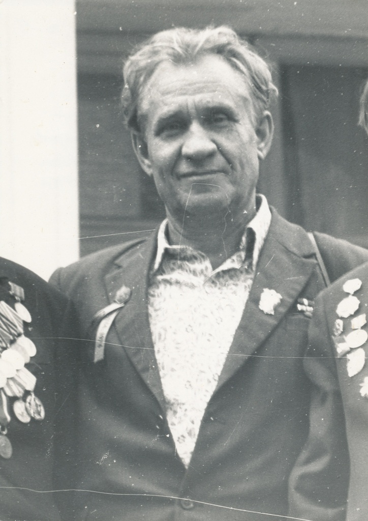 Foto. Nikolajev, Anatoli Mihhaili poeg - endine luuraja 330. laskurpolgust, seersant. 
16.08.1974