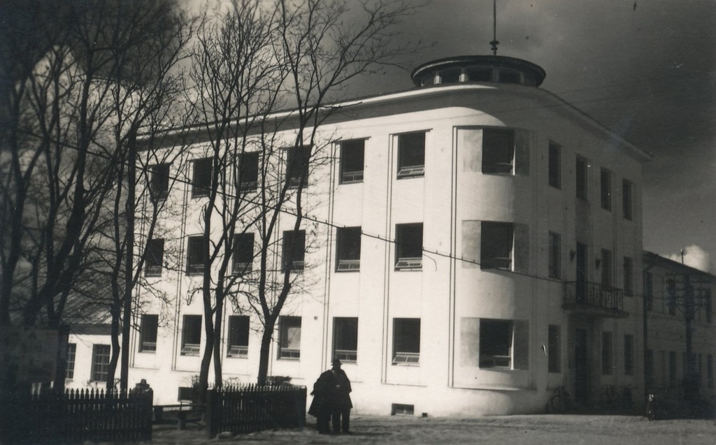 Foto. Võru Maakonna TSN TK hoone Võrus Jüri ja Katariina tn. nurgal 1947.a.