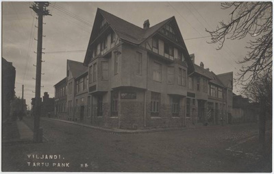 fotopostkaart, Viljandi, Lossi tn ja Posti tn nurk, Tartu pank, u 1912, foto J. Riet  duplicate photo