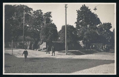 fotopostkaart, Viljandi, Vaksali tn- Kiriku allee (Tasuja pst) nurk, Viljandi mõis, õunaaed, kiviaia lammutus, u 1924, foto J. Rist  similar photo