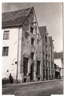 Hoonetegrupp "Kolm õde"  similar photo