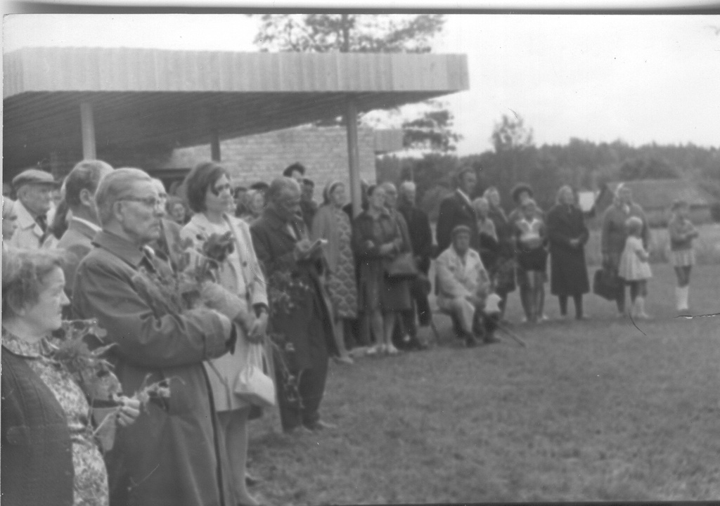 Foto.  Mälestuskivi avamine revolutsionäärile ja Ukraina  kultuuritegelasele Jaan Räppole 24.juulil 1970.a.