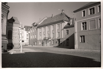 Hoone Lossi plats 4  similar photo