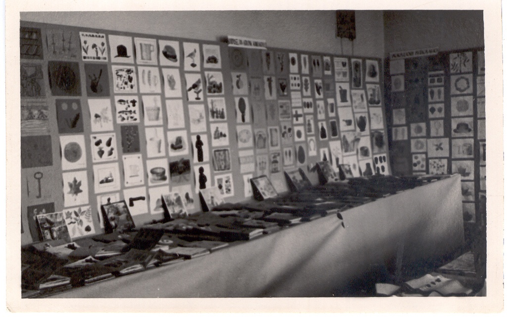 Fotoalbum.Foto näitus  II Soome-Eesti koolikongressist osavõtjatele Kaisaniemi algkoolis 1937.a. suvel.