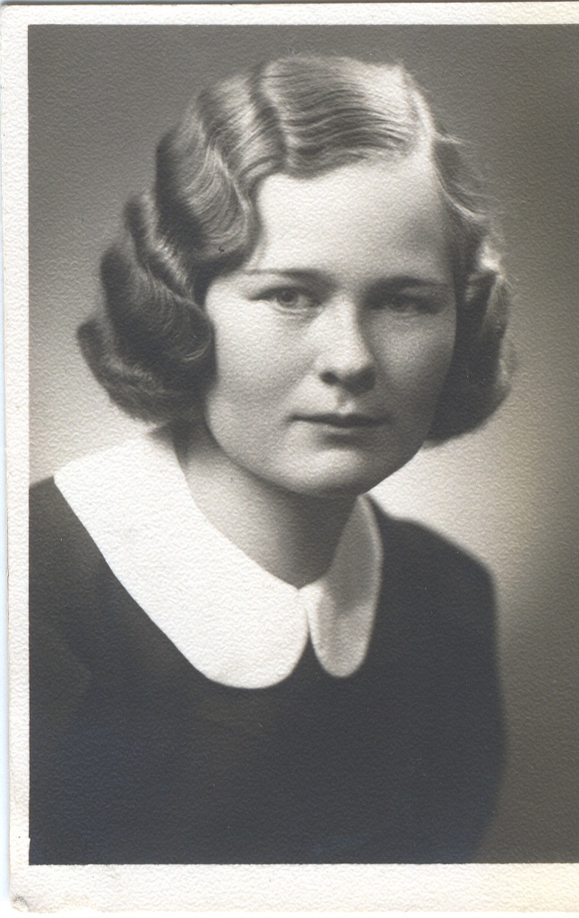 Fotoalbum. Foto Võru Õpetajate Seminari vilistlane Erika Luht 1937.a. suvel.