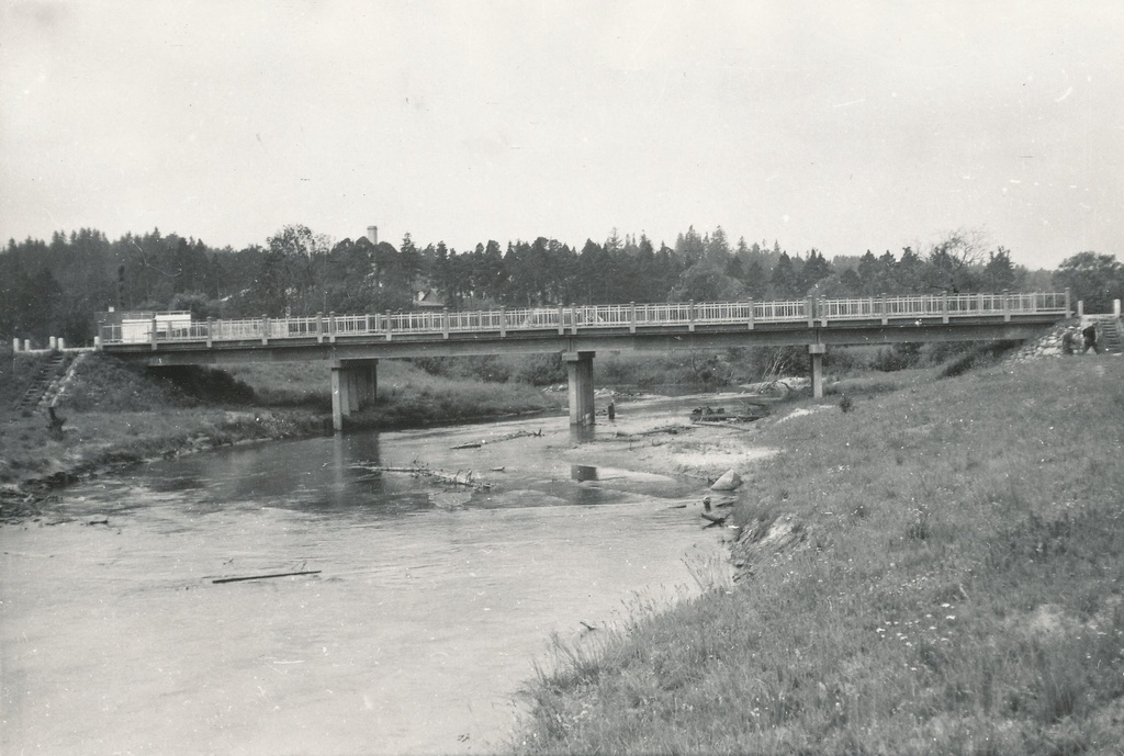 Foto. Võmmorski sild Piusa jõel Orava - Petseri maanteel 1961.a.
