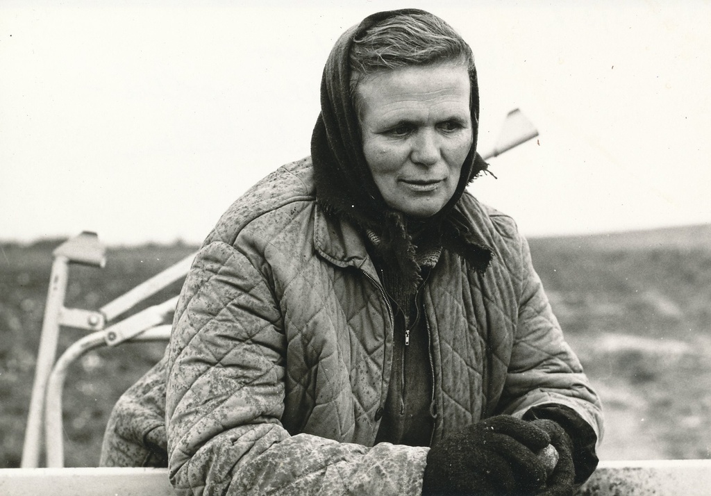 Foto. Kallion, Adele - "Edasi" kolhoosi eesrindlik põllutööline 1972.a.