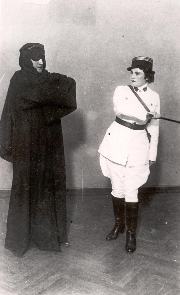 Foto. Stseen S. Rombergi operetist "Kõrvelaul". Vasakul Hugo Malmsten, paremal Elsa Maasik.