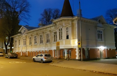 Sairashuoneenkatu 1, Turun kaupungin asemakaavaosaston rakennus.; yleiskuva rephoto