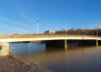 Trailer trailers on the Martins Bridge; outdoor picture rephoto