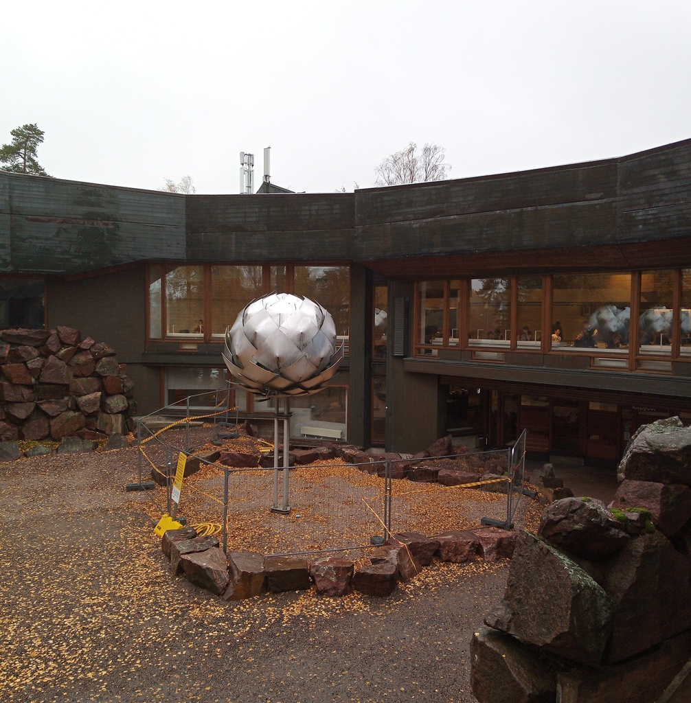 Ravintola Dipolin ulkoilmaterassi Teknillisen korkeakoulun ylioppilaskunnan ylioppilastalo Dipolissa rephoto