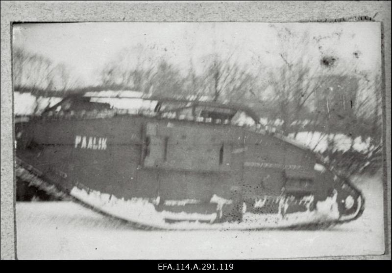 Mereväe I aastapäeva 21.dets.1919.a. puhul kingitud album. Vambola, Lembitu, Lennuk, väiksemad laevad, nende meeskonnad.