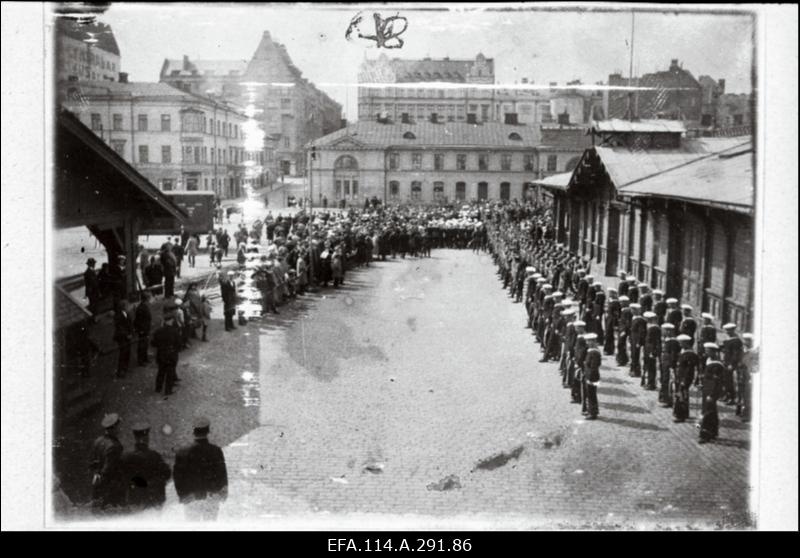 Mereväe I aastapäeva 21.dets.1919.a. puhul kingitud album. Vambola, Lembitu, Lennuk, väiksemad laevad, nende meeskonnad.