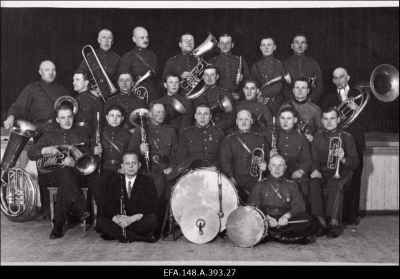 Kaitseliidu Petseri Maleva orkester. Orkestrijuhtide kursused. Orkester paraadidel ja tähtpäevadel Tallinnas, Petseris ja mujal.