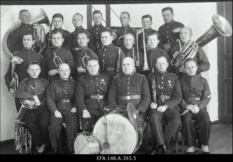 Kaitseliidu Petseri Maleva orkester. Orkestrijuhtide kursused. Orkester paraadidel ja tähtpäevadel Tallinnas, Petseris ja mujal.