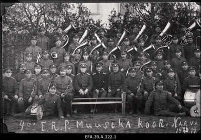 I Diviisi orkester [asutatud 23.jaanuar 1919.a.], orkestri koosseis, XX aastapäeva tähistamine.  duplicate photo