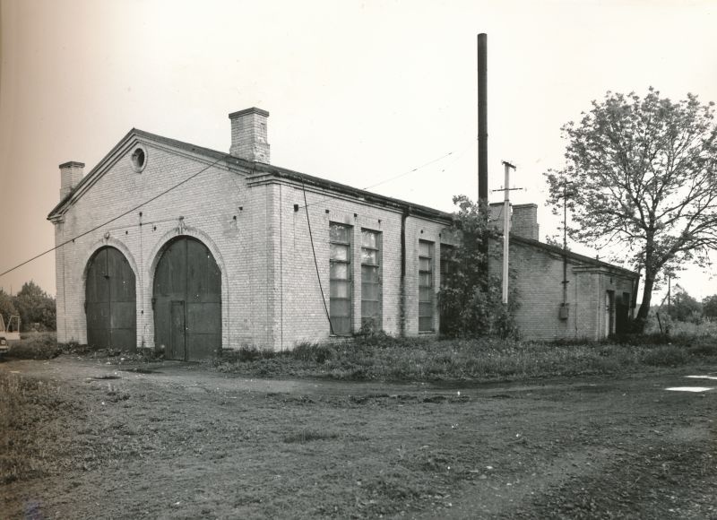 Photo. Virtsu railway station locomotive shop. Black and white. Located: Hm 7975 - Technical monuments of Haapsalu district