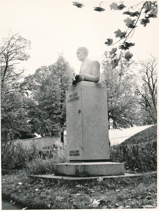 Fr. R. Kreutzwaldi mälestussammas Rakveres