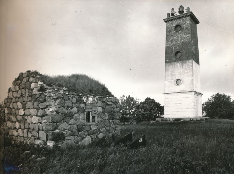 Photo. Virtsu harbour current fire tower. Black and white. Located: Hm 7975 - Technical monuments of Haapsalu district
