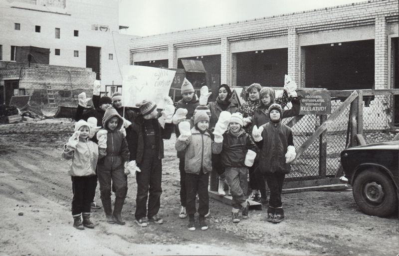 PTK näiteringi liikmed koristustalgul