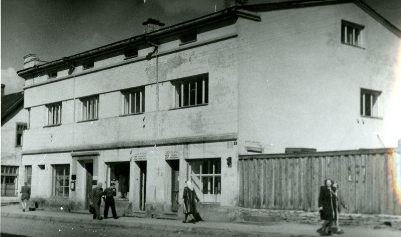 Rakvere, Rohuaia ja Laia tänava nurgal