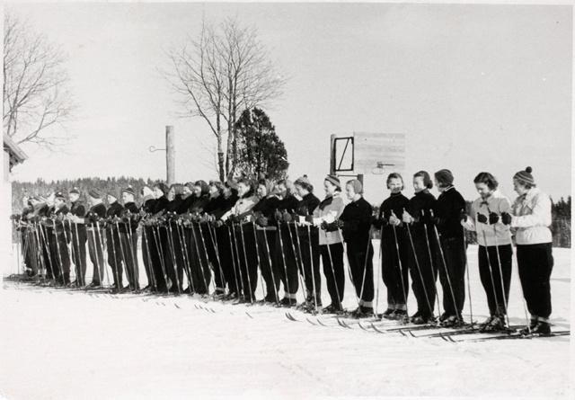 Suusalaagris Käärikul 1957. a.