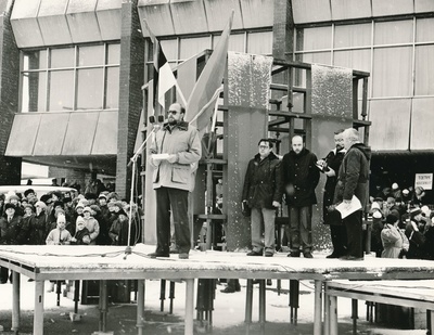 Rakvere, rahvakogunemine Turu platsil  similar photo