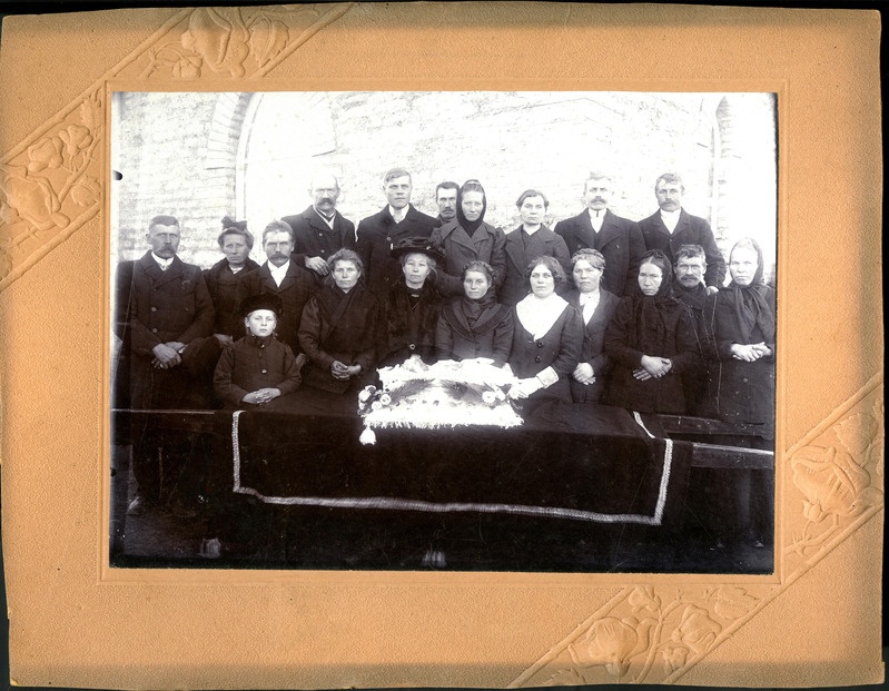 Õilme-Eleonore Leppiku matusepilt