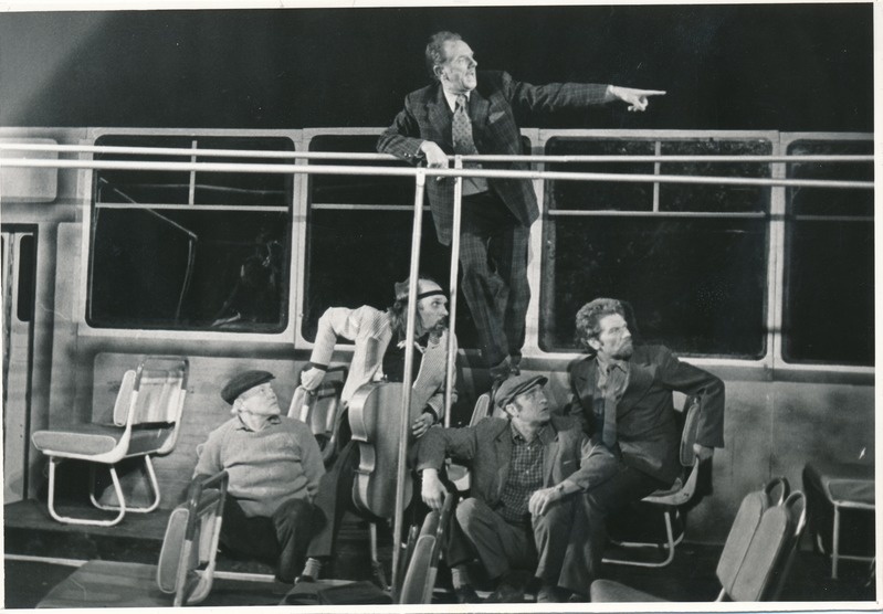 Rakvere Teatri lavastus "Autobuss"
