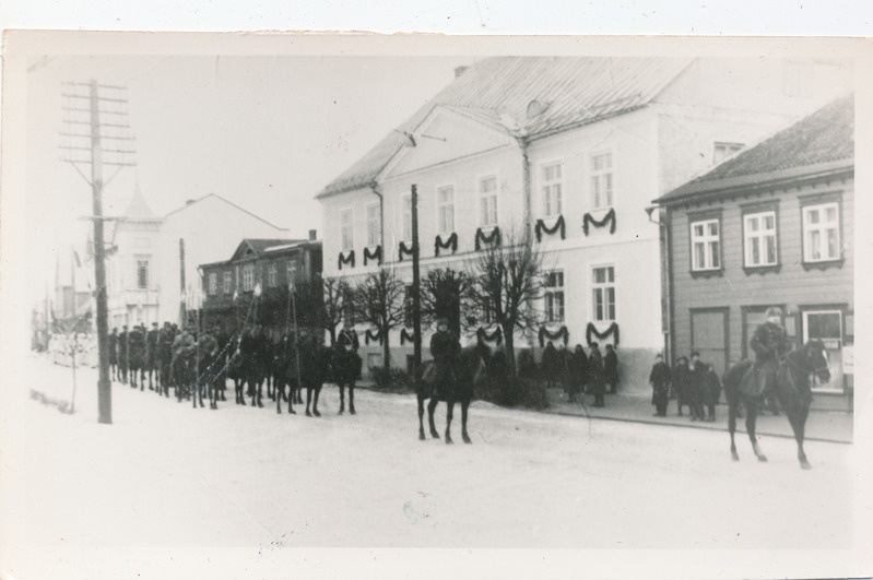 Kaitseliidu ratsavägi paraadil