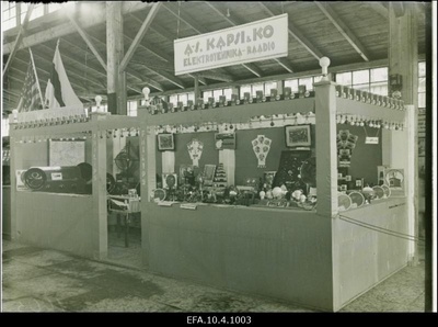 Aktsiaseltsi Kapsi ja lo elektrotehnika ja raadiokaubad näitusel.  similar photo