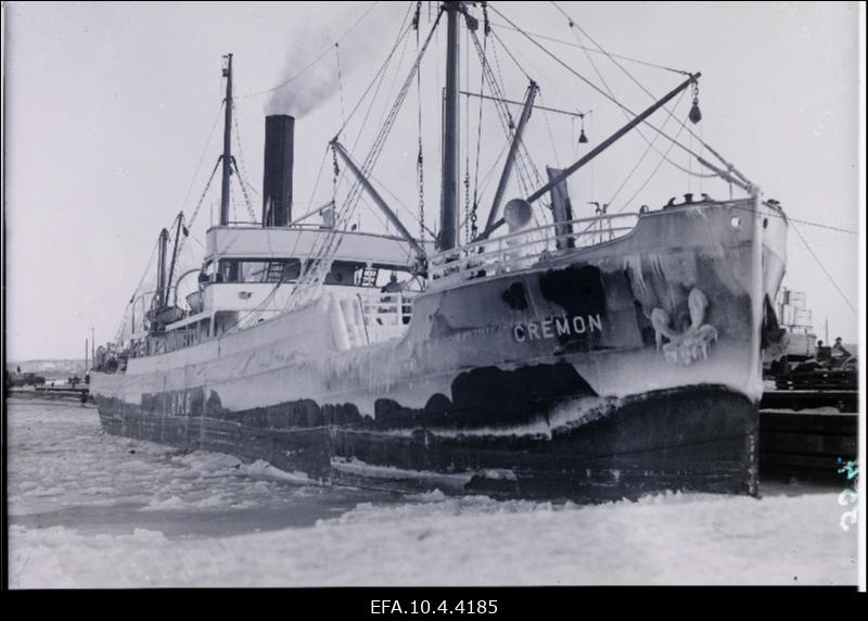 Kaubalaev Gremon Tallinna sadamas.