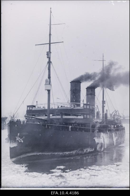 Nõukogude Liidu laev Lenin Tallinna sadamas.