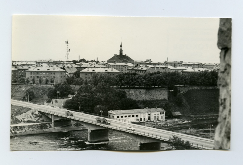 Vaade Jaanilinna kindlusest Narvale
