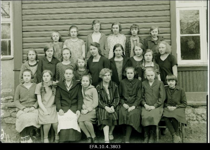 Väike-Maarja Ühisreaalgümnaasiumi õpilased.