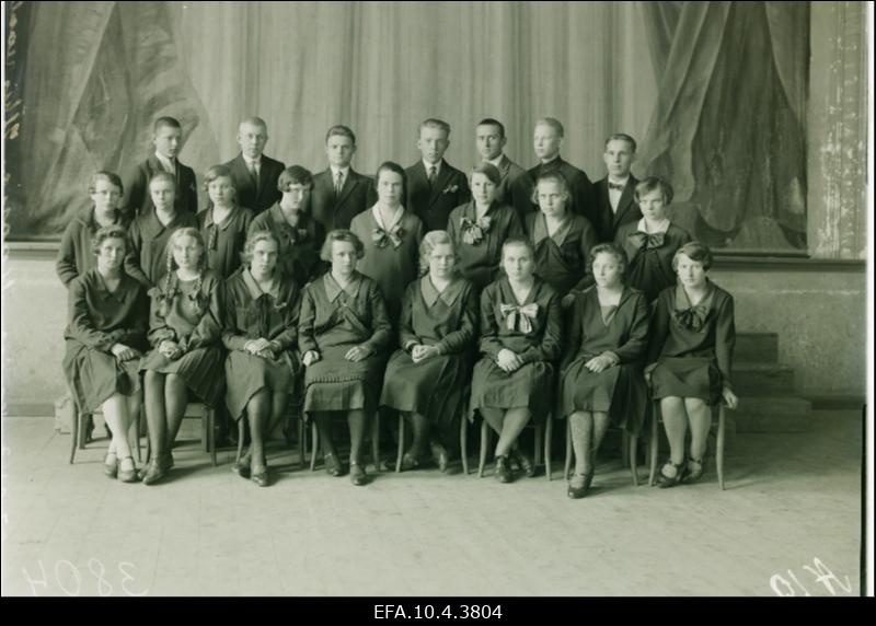 Väike-Maarja Ühisreaalgümnaasiumi õpilased.