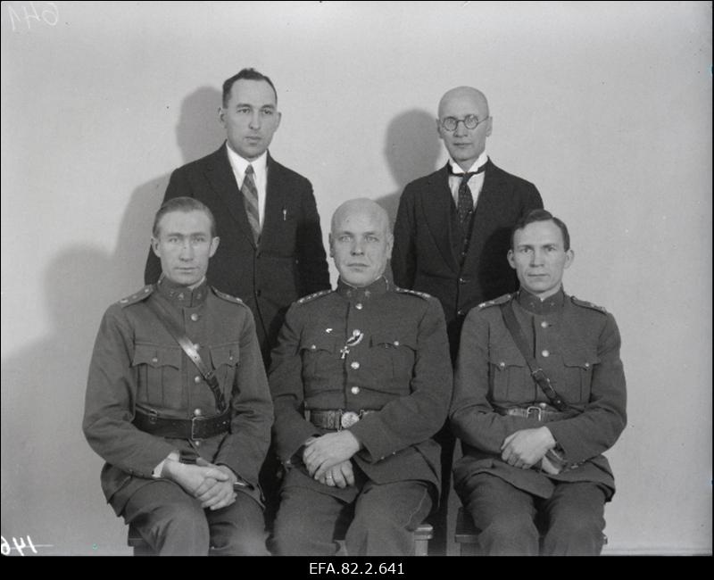 Kaitseväe staabi Ohvitserikogu fototoimkond.